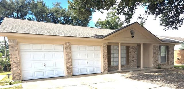 814 Coolwood Dr — Holiday Forest Sec 01