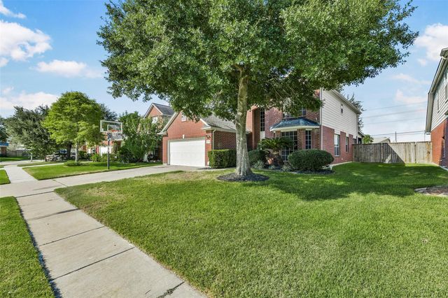 2712 Sunnyside Ln — Sunrise Lakes