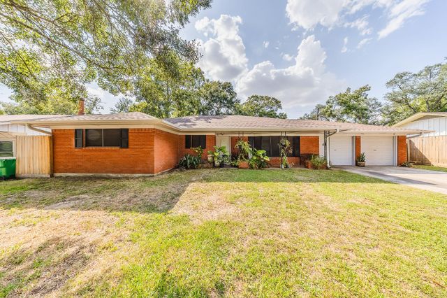 1900 Clayton Dr — Eva Maud Sec 03