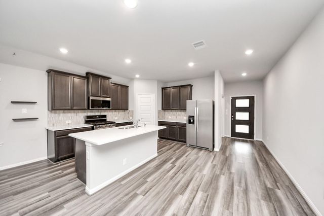 518 Ellwood Terrace Ln — Mandola Farms