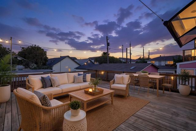 3024 Avenue R 1/2 — Galveston Outlots