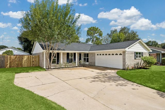 1842 Indian Wells Dr — Quail Valley