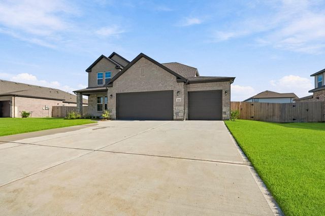 11003 Youngquist Dr — Country Creek