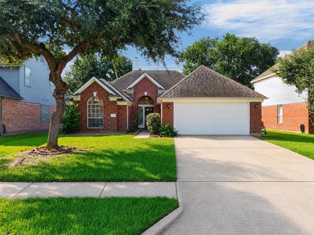15627 Rosewood Hill Ct — Village Of Oak Lake Sec 2