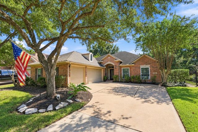 8742 Rippling Water Dr — Greatwood Lakecrest
