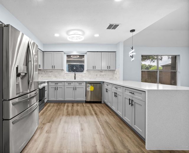 1908 Chelsea Ct — Tremont Village