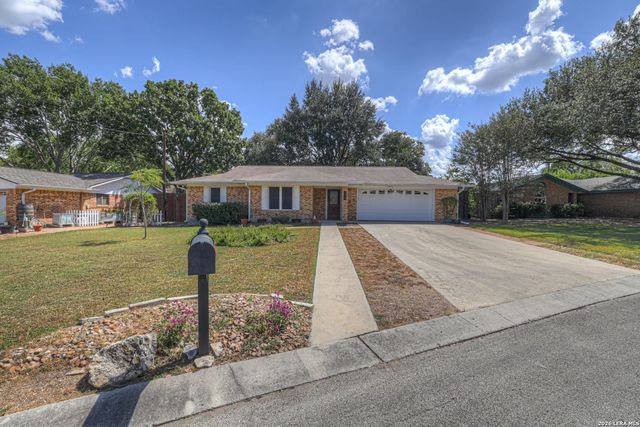 925 LAZY TRL — WALNUT ESTATES
