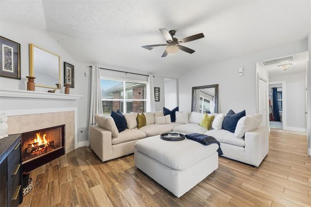 7122 Rose Village Dr — Atasca Woods Sec 4 Amd Place