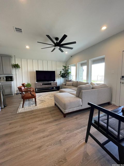 18618 Penryn Cir — Lakeview Retreat