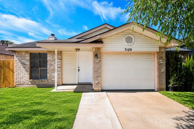 7129 Village Lake Dr — LANCASTER SEC 1