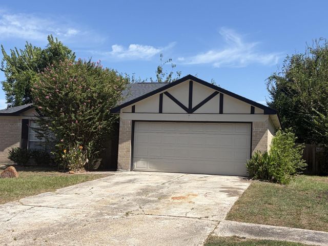 16941 Larkspur St — Gleneagles 02a