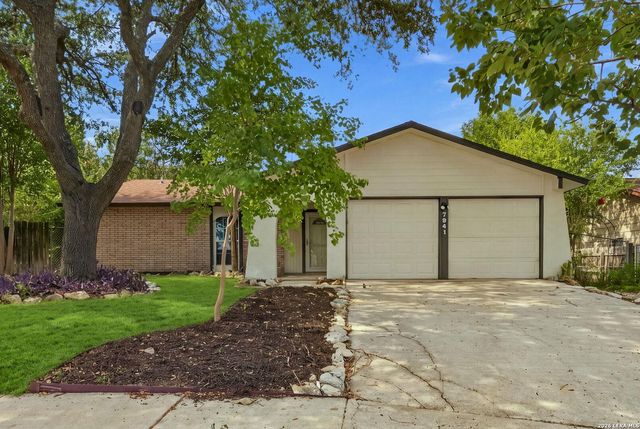 7941 Splintered Oak — LIVE OAK VILLAGE