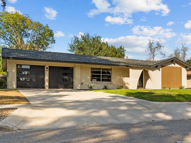 135 GRANADA DR — CORONADO VILLAGE