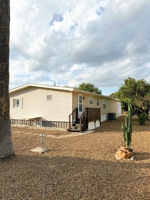 1207 Angela Dr — Heritage Square #2