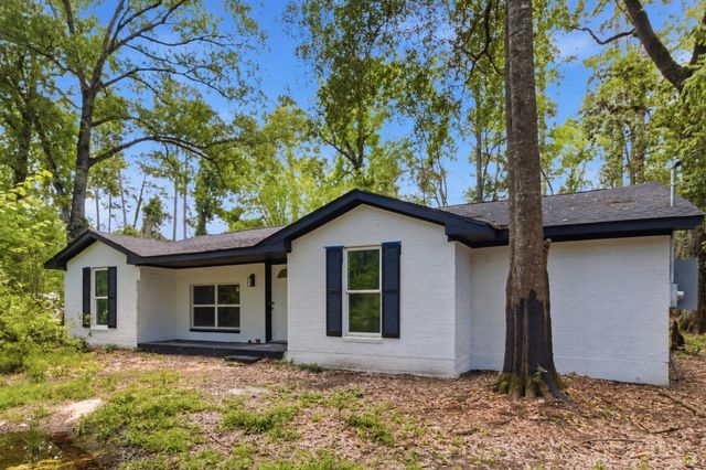 1910 Riverwood Trl — Spring Hills