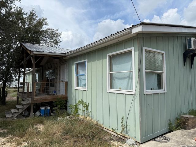 102 DEWEY LN — LARRY SUNDAY ACRES