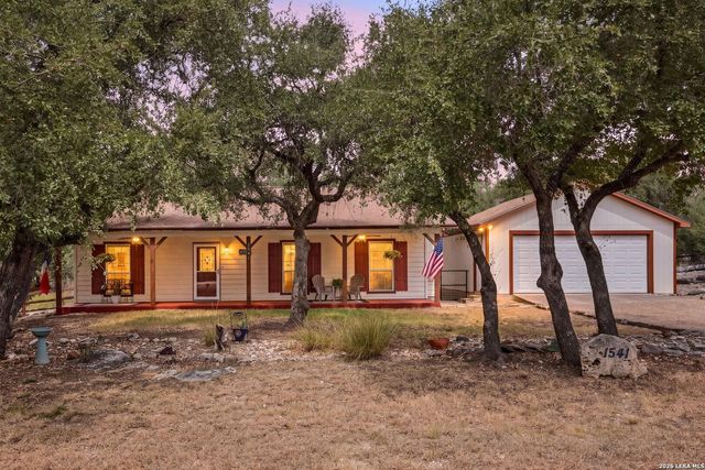 1541 GREEN MEADOW LN — CYPRESS COVE COMAL