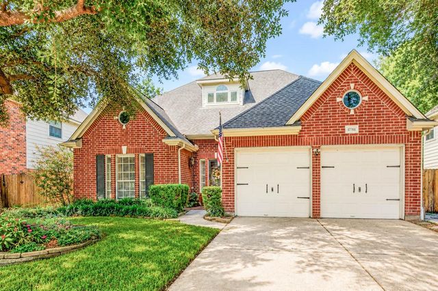 17311 Pikes Peek Ct — Lakewood Hills Sec 2
