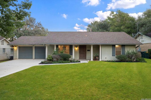 121 Kenwood Ave — OAK FOREST