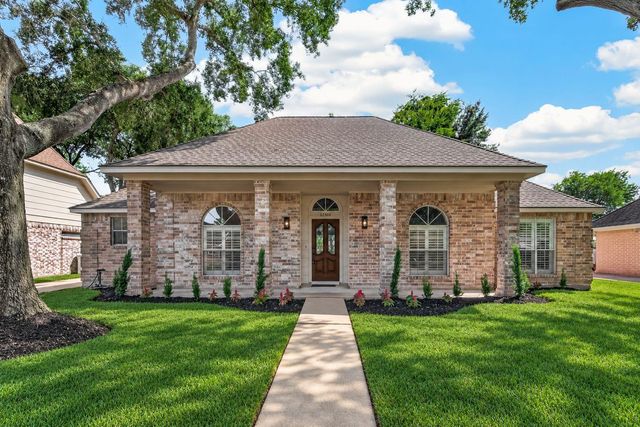 22503 Cove Hollow Dr — Cornerstone Place Sec 01