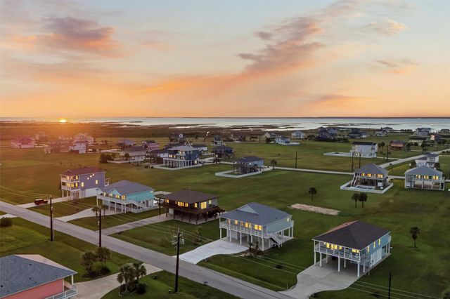 18618 Shaman Dr — Indian Beach 1