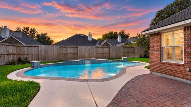7318 Hickory Canyon Ct — Fall Creek