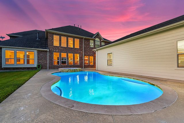 27411 Gladway Manor Dr — Firethorne