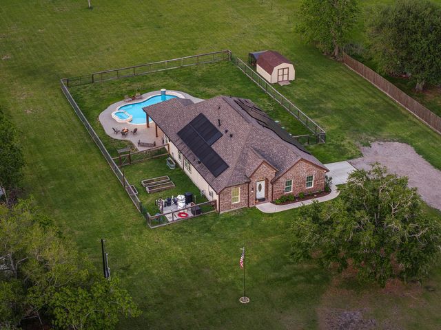 12751 County Road 283 — Labatt
