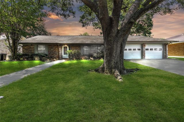 2207 Mockingbird Ln — Eva Maud 5 & Rp