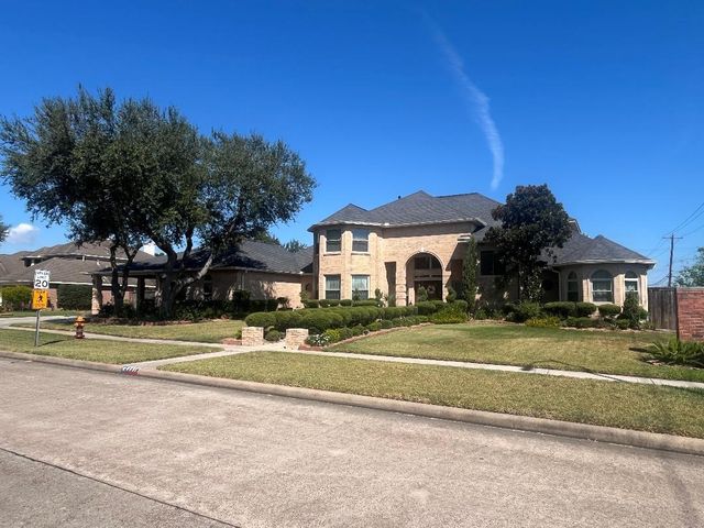 3518 Surrey Ln — Parkside Place