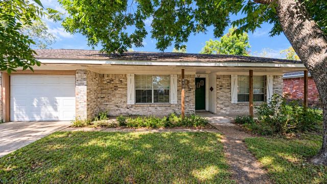 1008 Shadow Cir — Pecan Forest 1