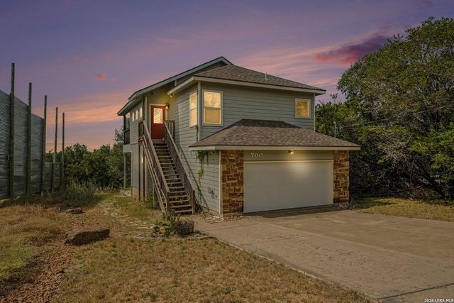 700 OAKLEAF DR — LAKESIDE DEVELOPMENT