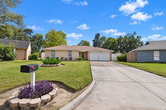 4903 Macridge Blvd — BRIARWICK SEC 1