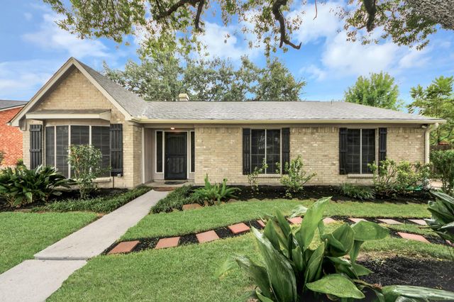 5409 Stone Creek Dr — Creekmont