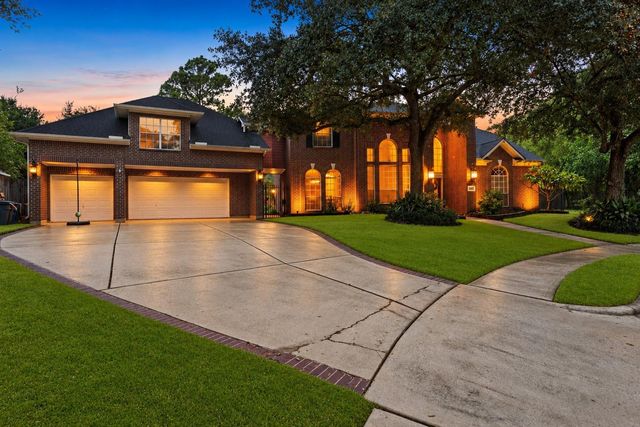 11519 Pecan Canyon Ct — Lakewood Grove