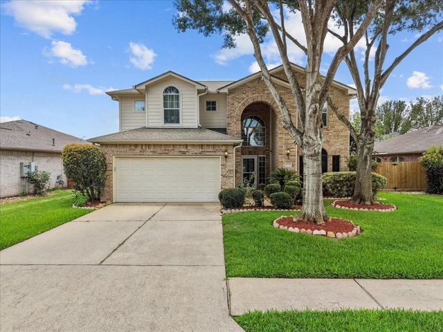 10004 Dawn Brook Dr — Autumn Lake