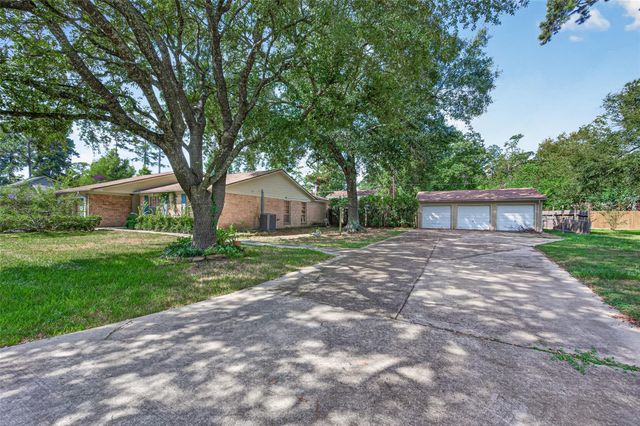 10211 Kerr Ln — Lake Chateau Woods 02