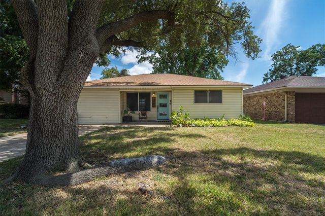 813 Dutch St — Poye