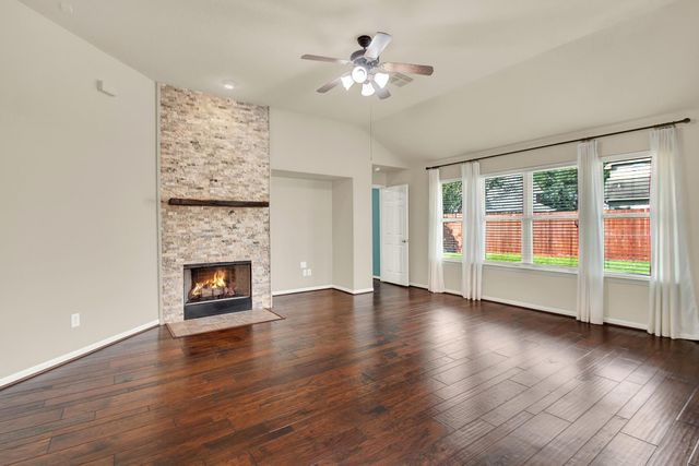 9226 Fernwillow Dr — Gleannloch Farms