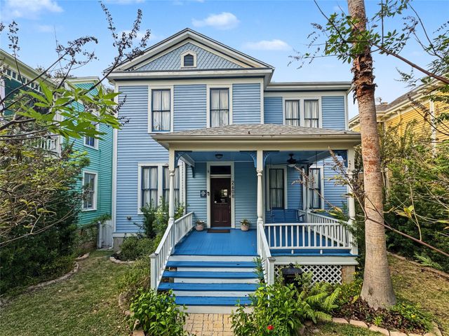2608 Ursuline St — Galveston Outlots