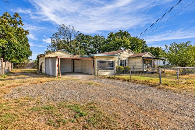 4027 Hollis St — Berry L Add