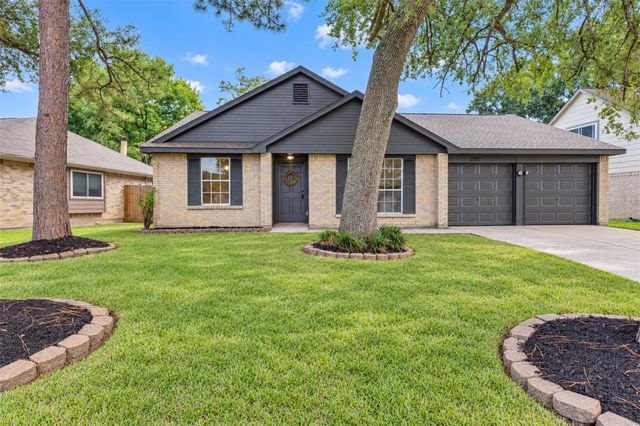 2811 Sugar Wood Dr — Meadow Bend 2