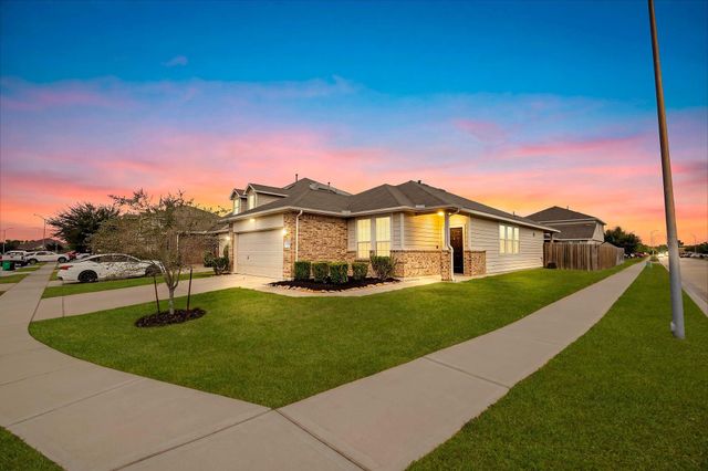 2439 Fort Baldy Trl — Woodland Pines