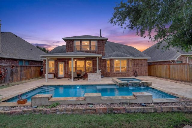 17919 Creek Bluff Ln — Towne Lake