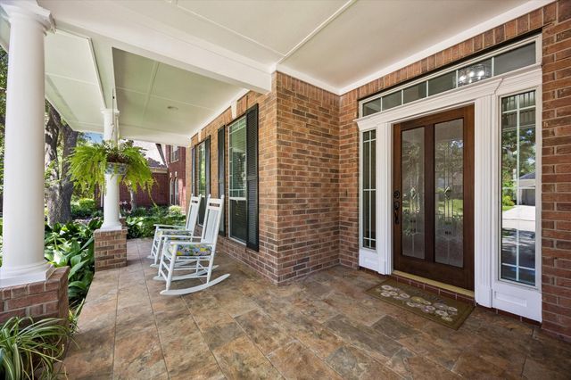 7535 Guinevere Dr — Greatwood Manor