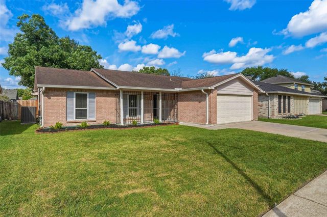 10514 Long River Dr — Townewest Sec 2
