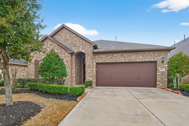 2223 Tonkawa Trl — Cane Island