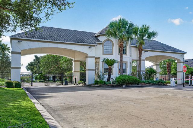 2227 Vinemead Ct — Lakes Buckingham Kelliwood4