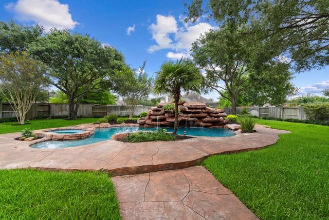 830 Lake Grayson Dr — Grayson Lakes