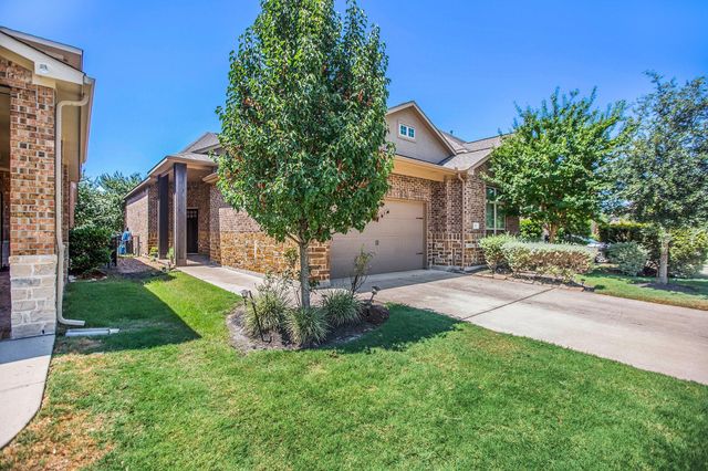 17931 Pecan Bayou Ln — Towne Lake